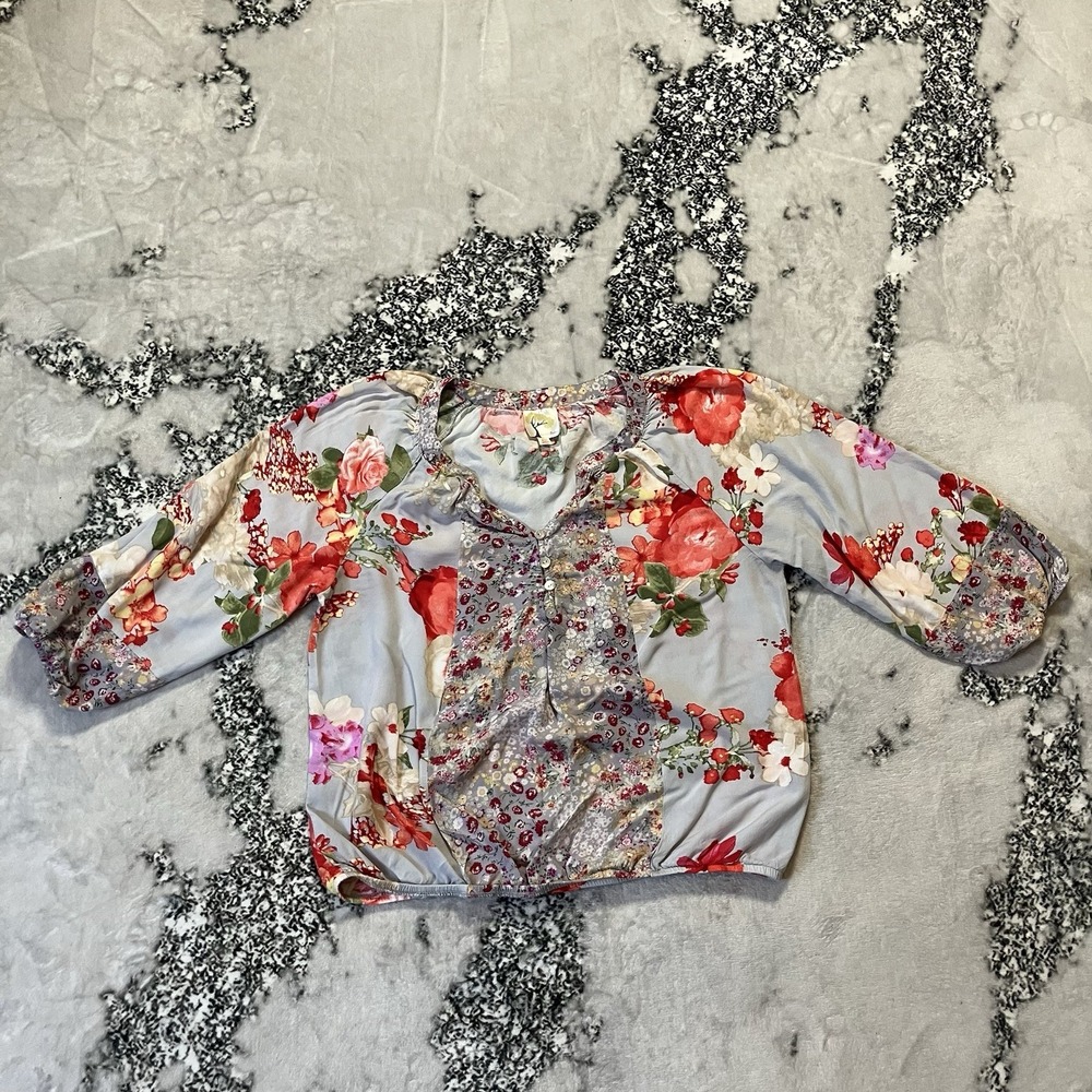 Fig and Flower Shirt Womens Size Medium Multicolor Floral Boho V Neck